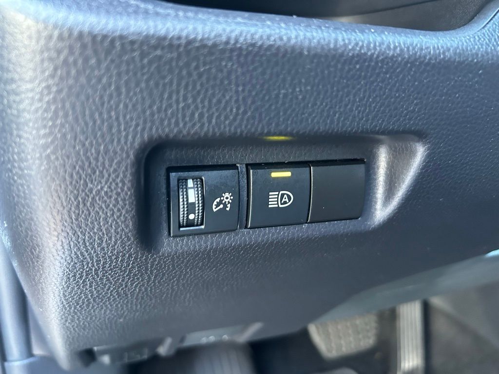 Thumbnail: 2025 Toyota RAV4 - 17