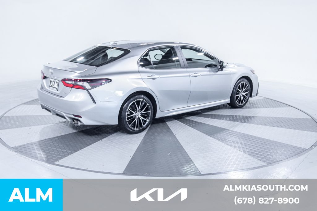 2023 Toyota Camry SE photo 10
