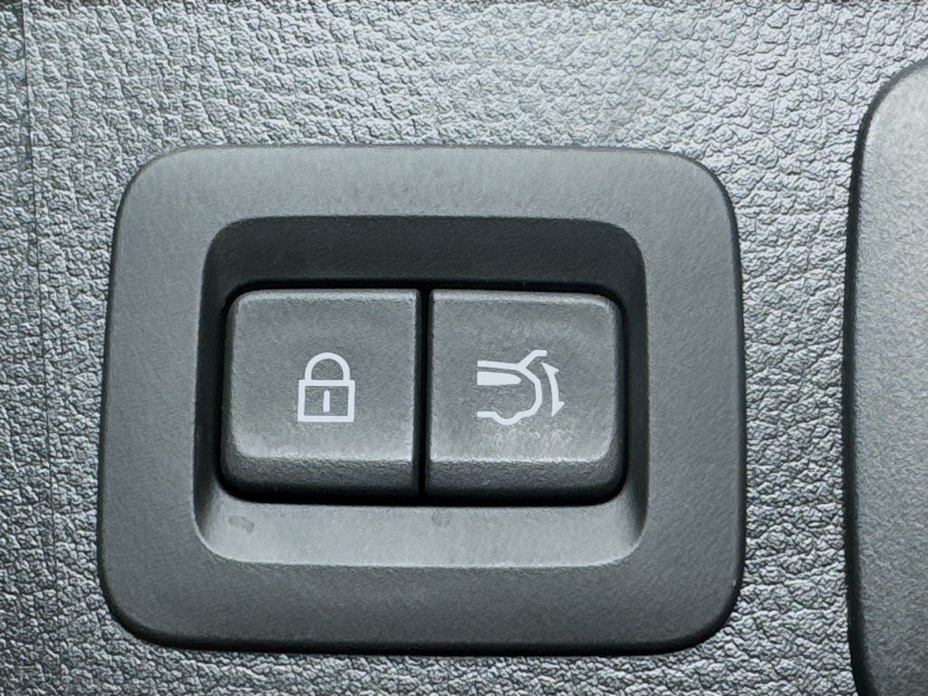 Used Car 2025 Mazda Cx-50 Hybrid  Preferred For Sale Under $35,000 In Austin, Texas