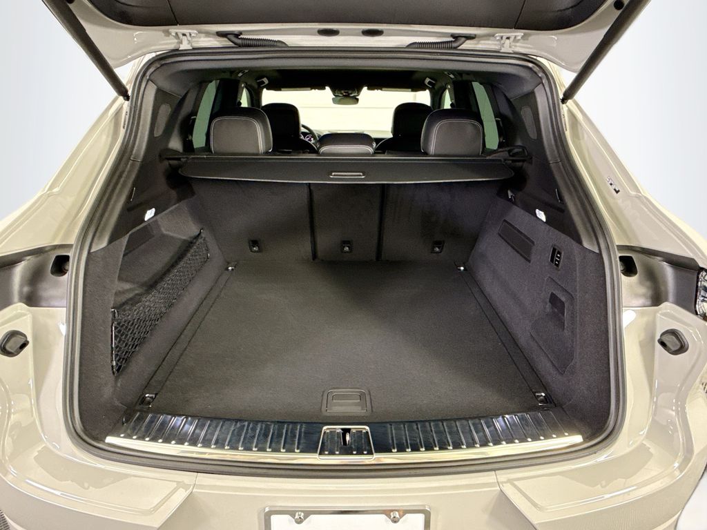 Thumbnail: 2026 Porsche Cayenne - 29