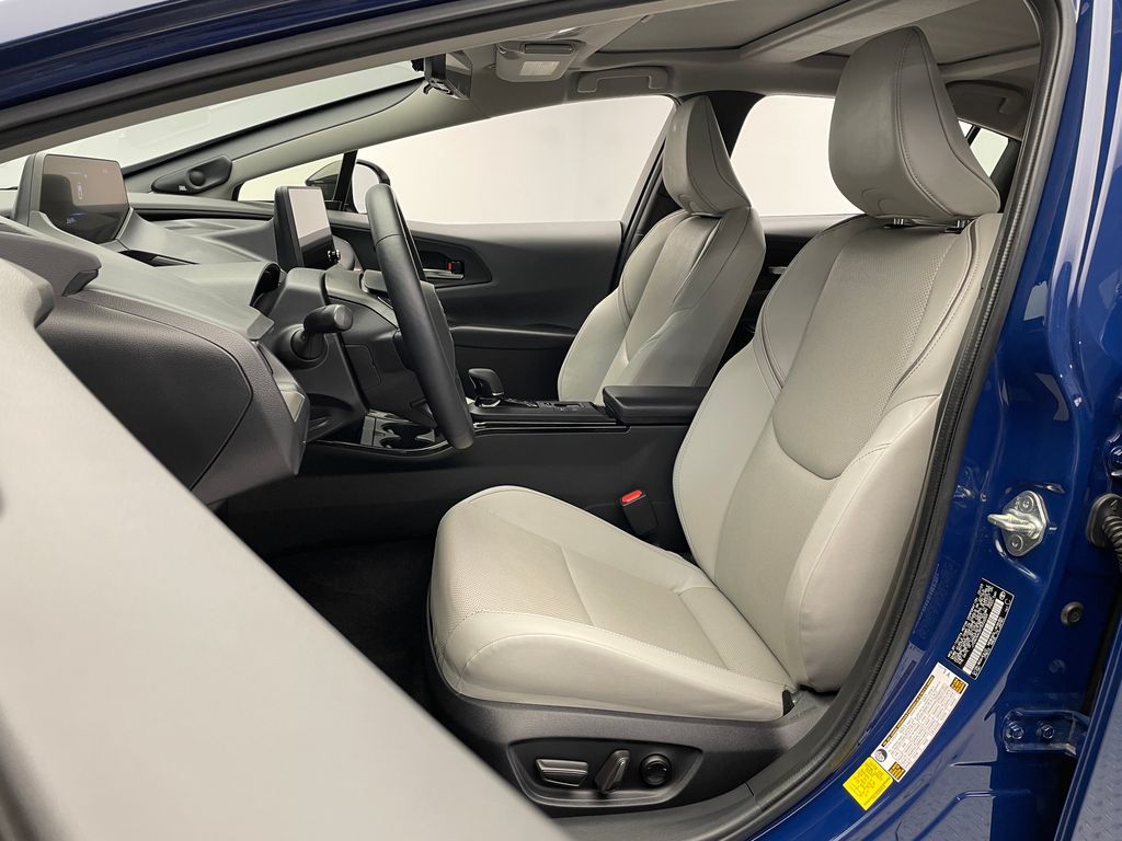 2023 Toyota Prius Limited 13
