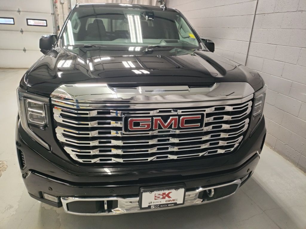 Used 2025 Black GMC Denali image 6