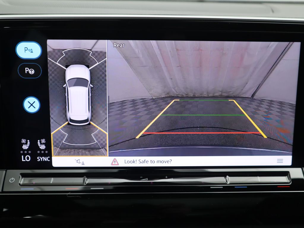 2025 Volkswagen Atlas SEL 16