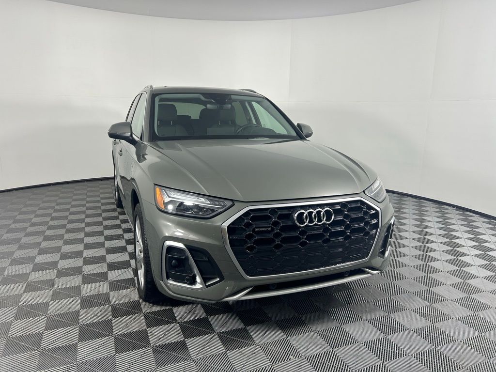 Thumbnail: 2023 Audi Q5 - 3
