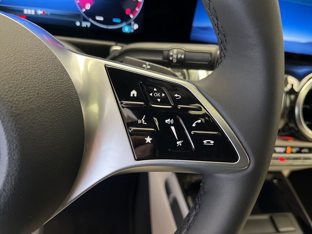 Thumbnail: 2026 Mercedes-Benz GLB - 16