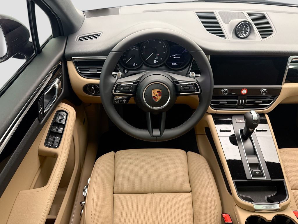 Thumbnail: 2026 Porsche Macan - 12