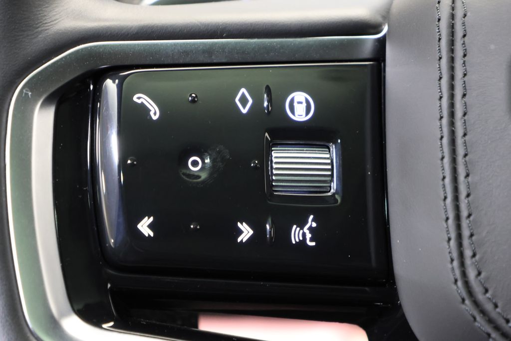 Thumbnail: 2025 Land Rover Range Rover Sport - 18