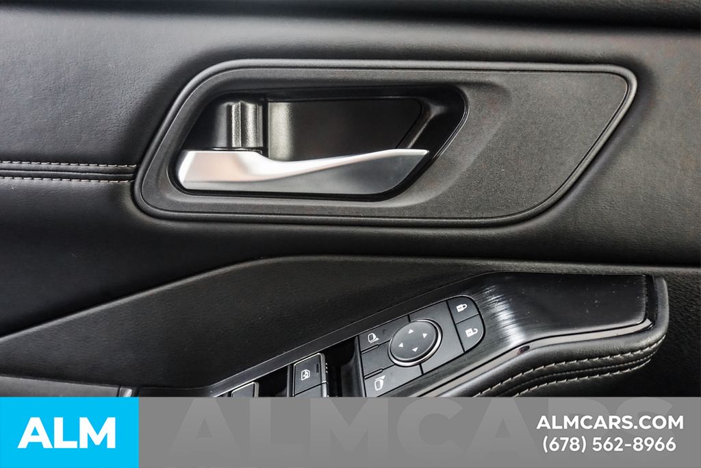 Used 2026 Black Nissan SL image 49