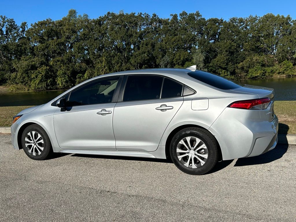 Thumbnail: 2022 Toyota Corolla - 3