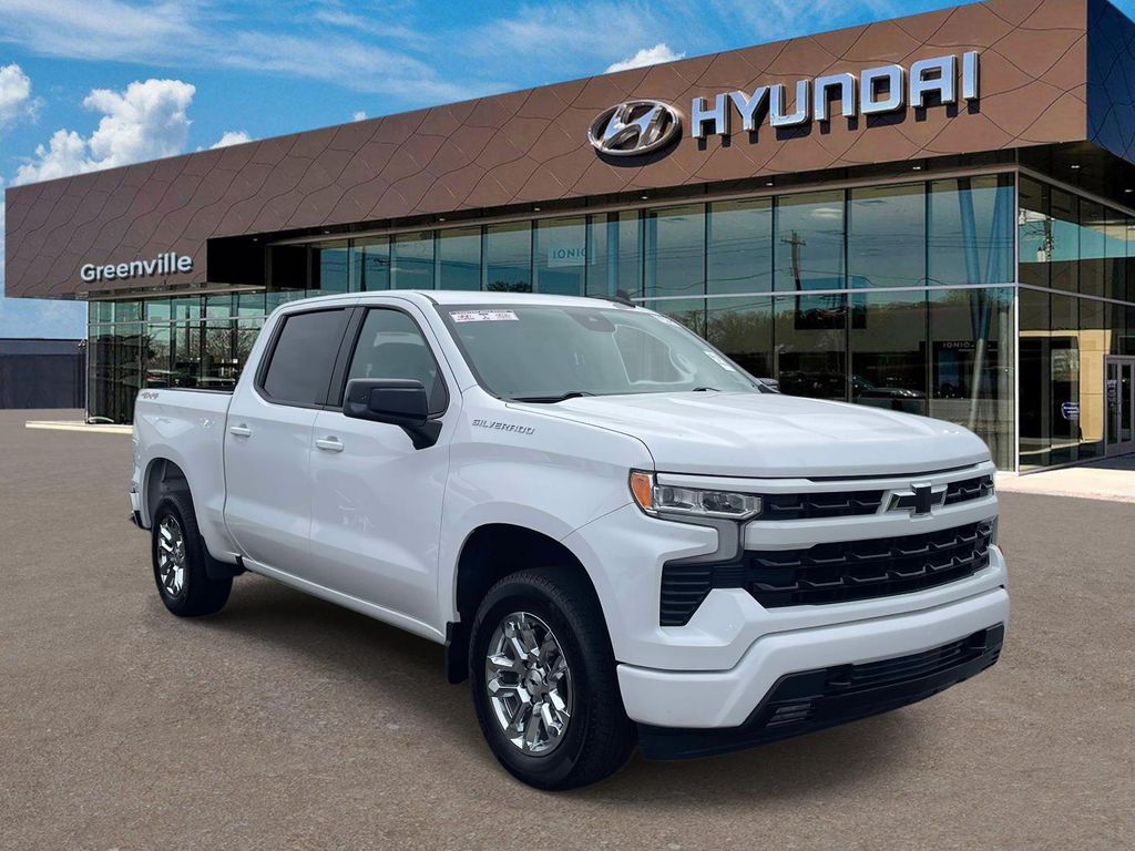 Summit White 2026 Chevrolet Silverado 1500 RST Crew Cab 4WD Pickup Truck Four-Wheel Drive Automatic