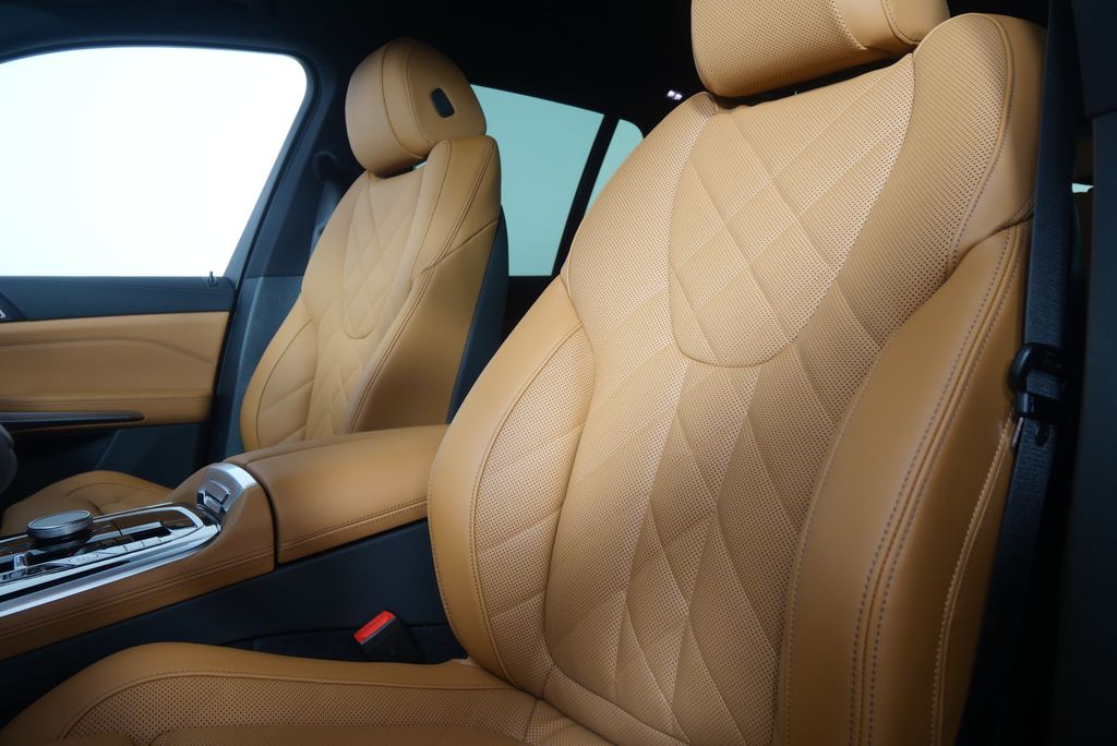 Thumbnail: 2026 BMW X5 - 10
