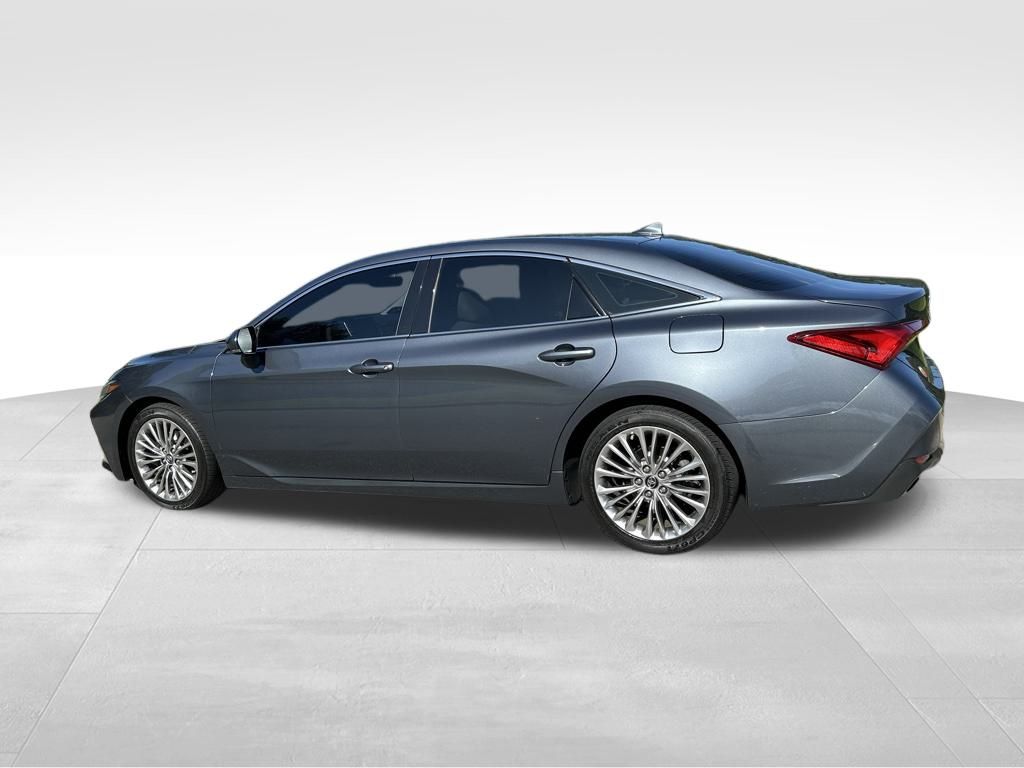 Thumbnail: 2019 Toyota Avalon - 3