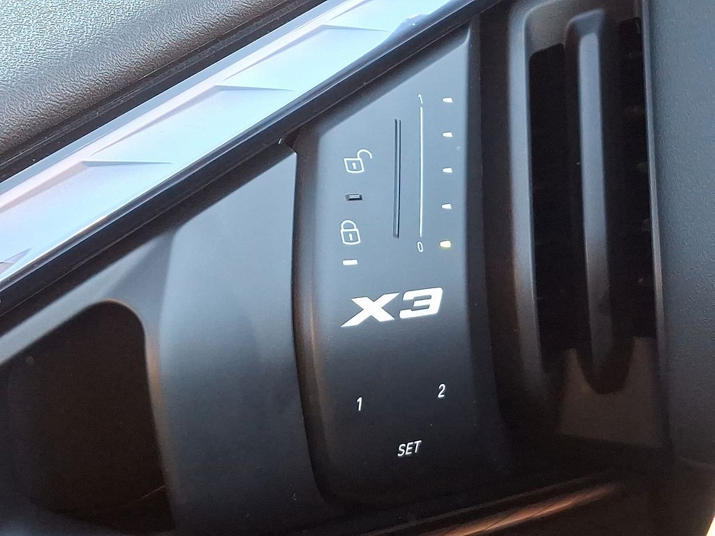 Thumbnail: 2025 BMW X3 - 24