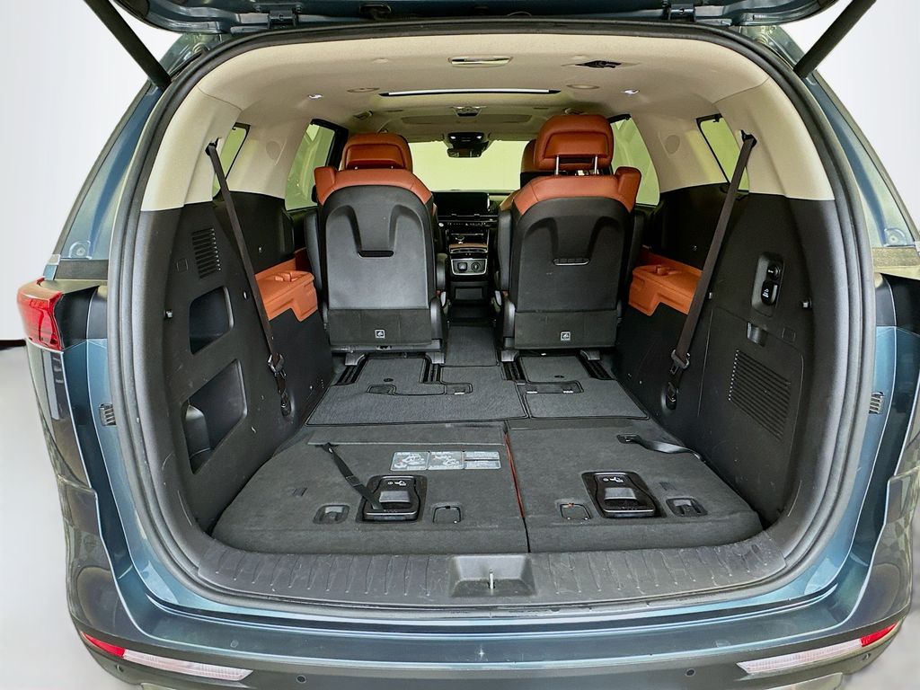 Thumbnail: 2022 Kia Carnival - 28