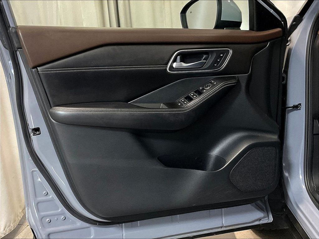 2021 Nissan Rogue — photo 9