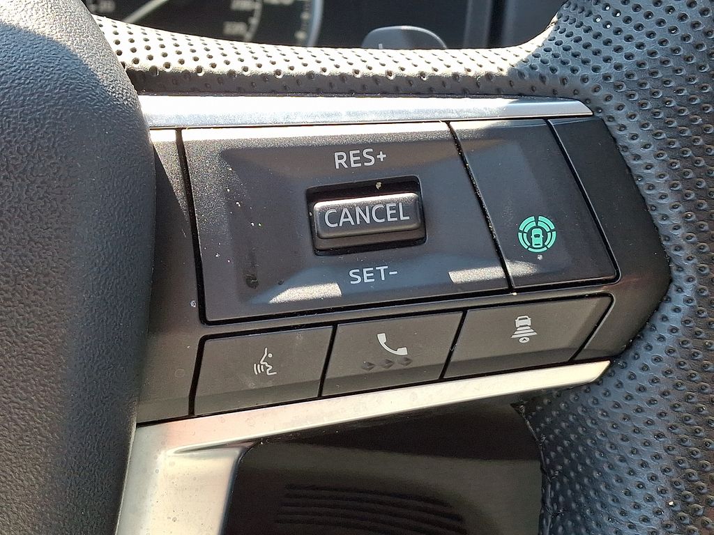 Thumbnail: 2023 Mitsubishi Outlander - 22