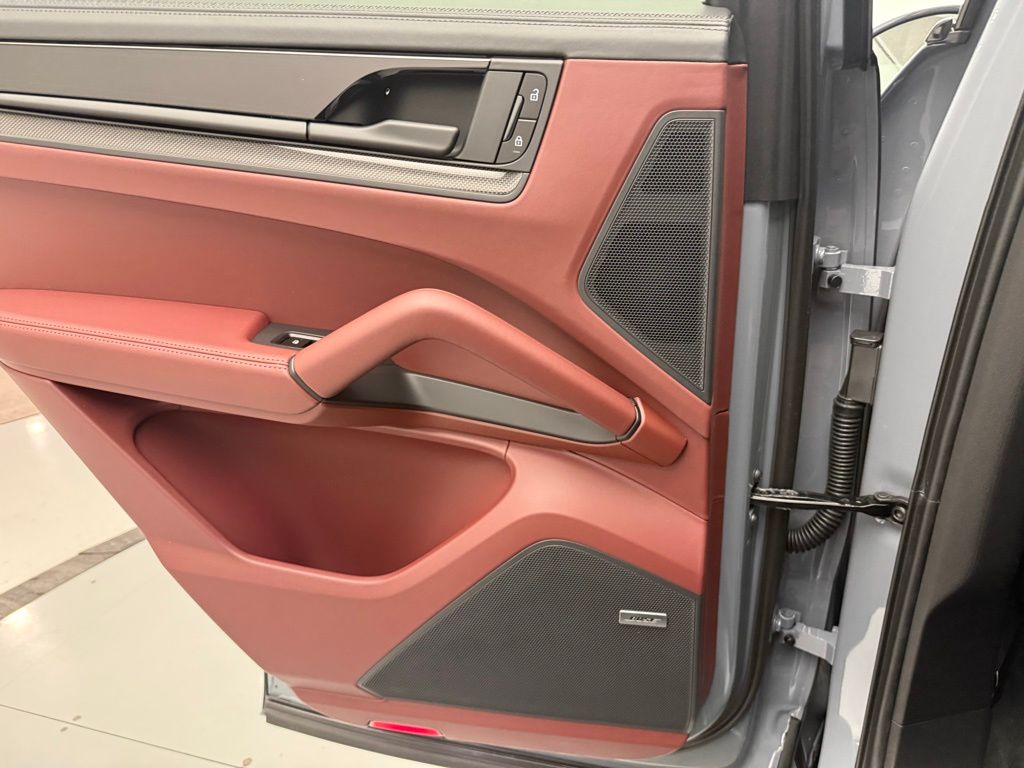 Thumbnail: 2026 Porsche  - 25