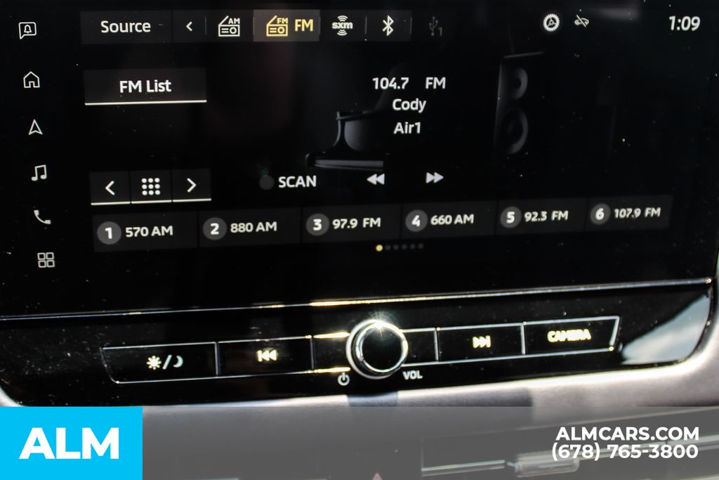 Used 2025 Gray Mitsubishi SE image 33