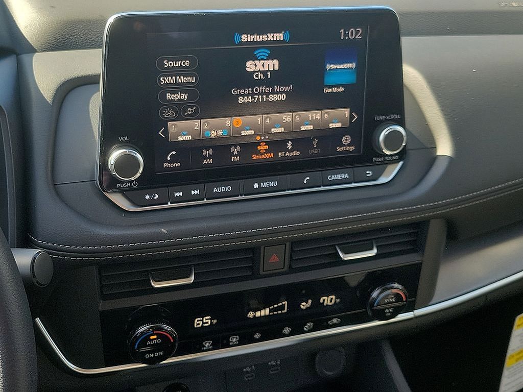 2025 Nissan Rogue SV 9