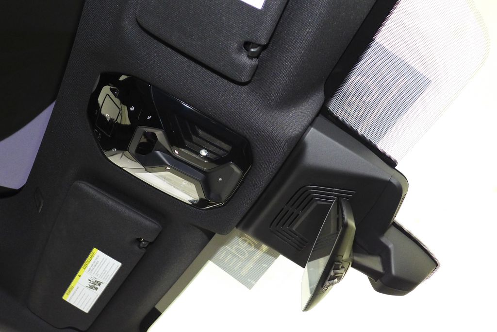 Thumbnail: 2023 BMW iX - 16