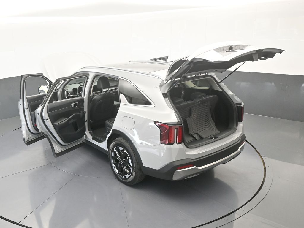 Used 2025 Wolf Gray Kia S image 71