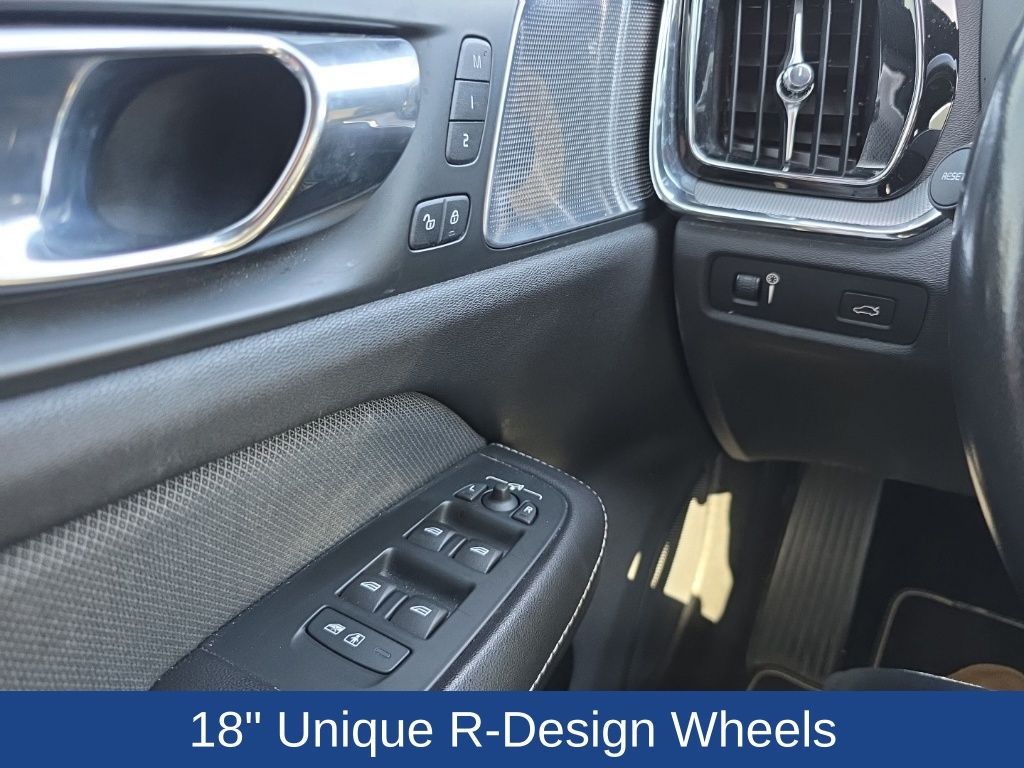 2019 Volvo S60 T6 R-Design