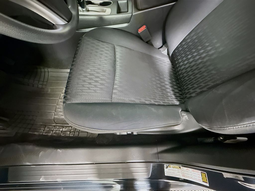 Thumbnail: 2017 Nissan Altima - 18