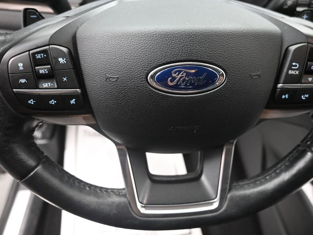 Certified Used 2020  Ford Limited image 16