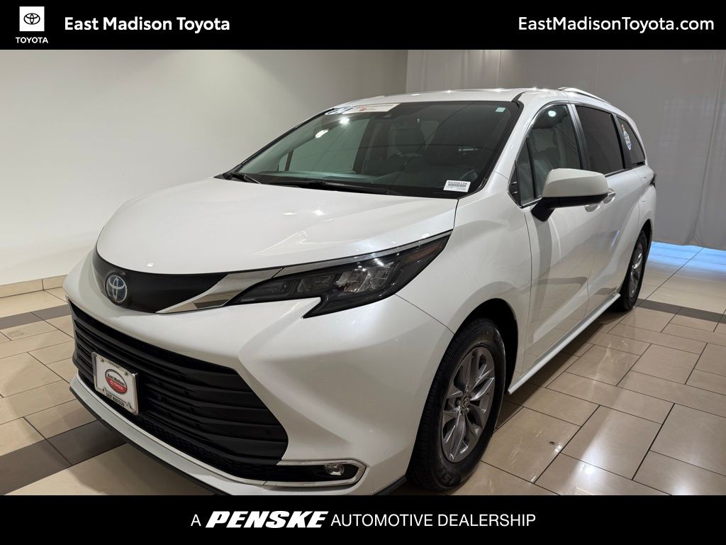 Thumbnail: 2024 Toyota Sienna - 1