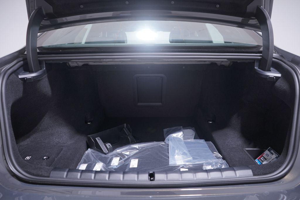 2025 BMW 7 Series 740i 15