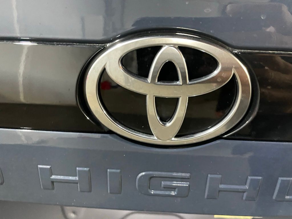 Thumbnail: 2026 Toyota Grand Highlander - 22