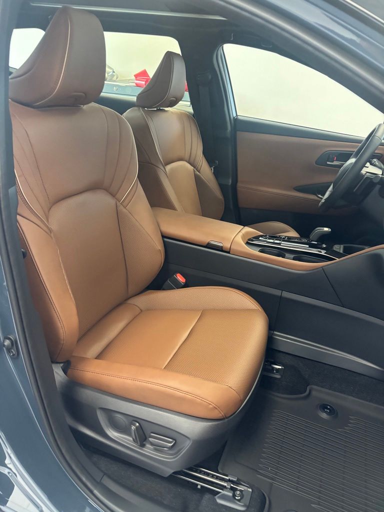 2026 Toyota Crown Signia Limited - Photo 22