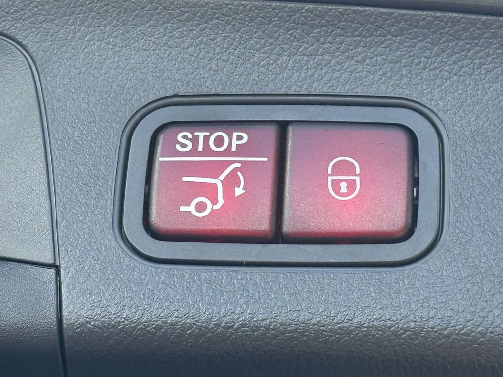 Thumbnail: 2025 Mercedes-Benz GLA - 27