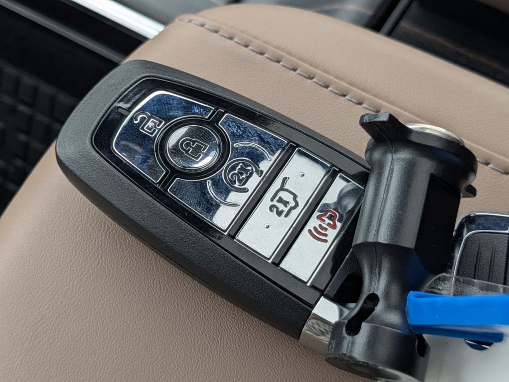 2025 Lincoln Navigator Black Label L