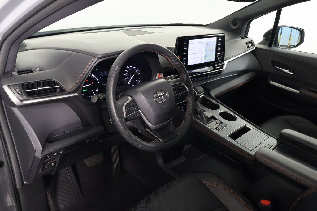 Thumbnail: 2024 Toyota Sienna - 7