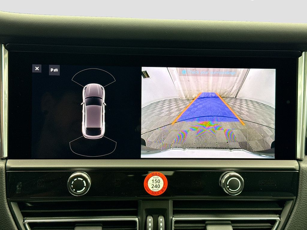 Thumbnail: 2026 Porsche Macan - 18