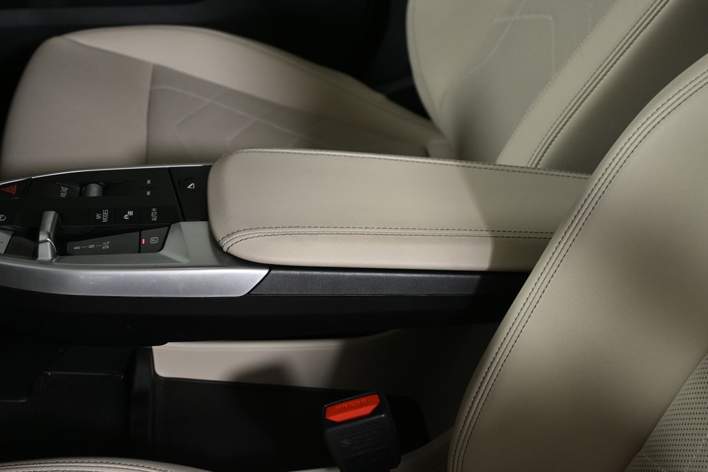 Thumbnail: 2025 BMW X1 - 25