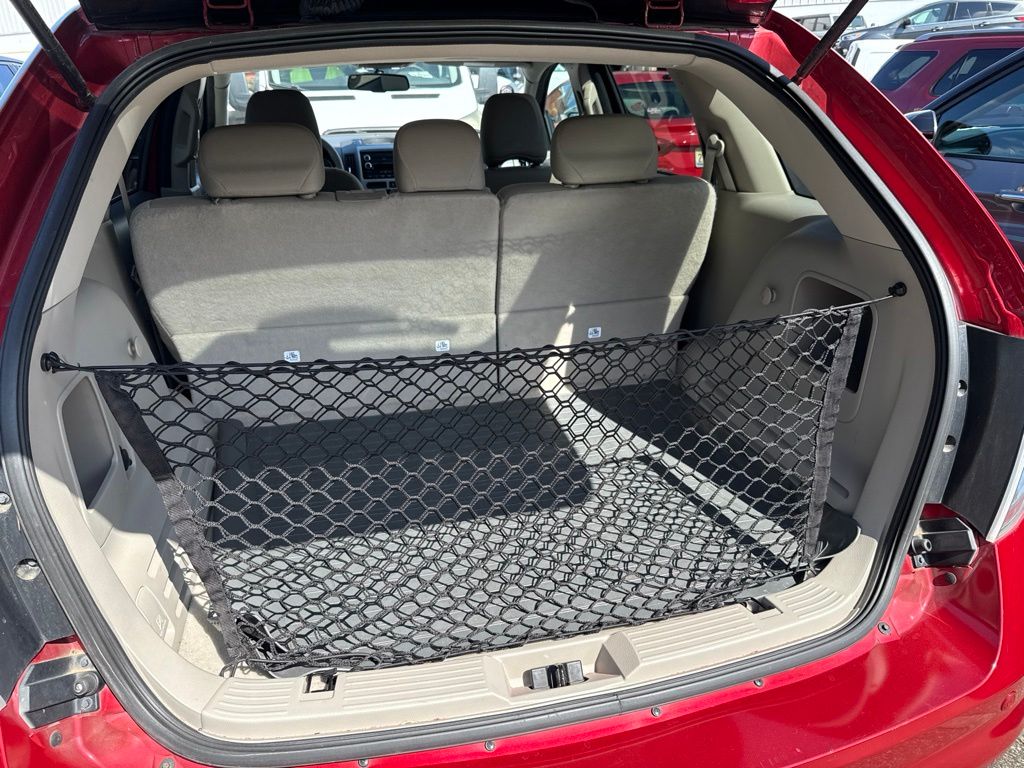 Used 2010  Ford SE image 8