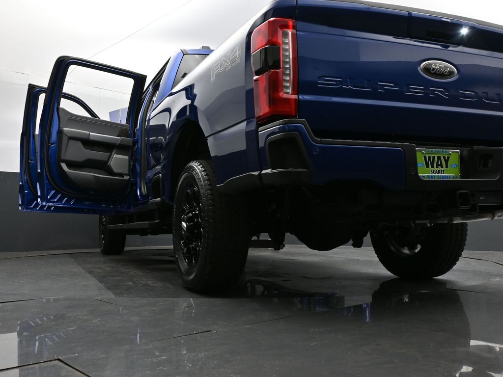 2026 Ford F-350 Lariat photo 30