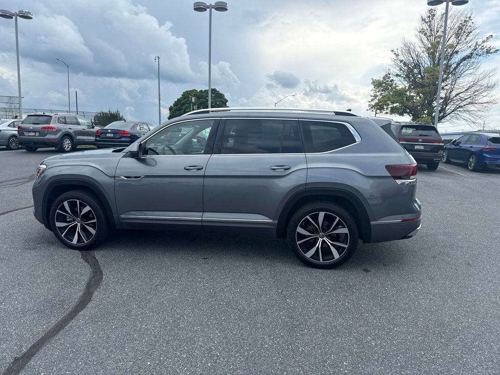 2025 Volkswagen Atlas 2.0T SEL Premium R-Line Gray at Subaru and VW of Moon Township