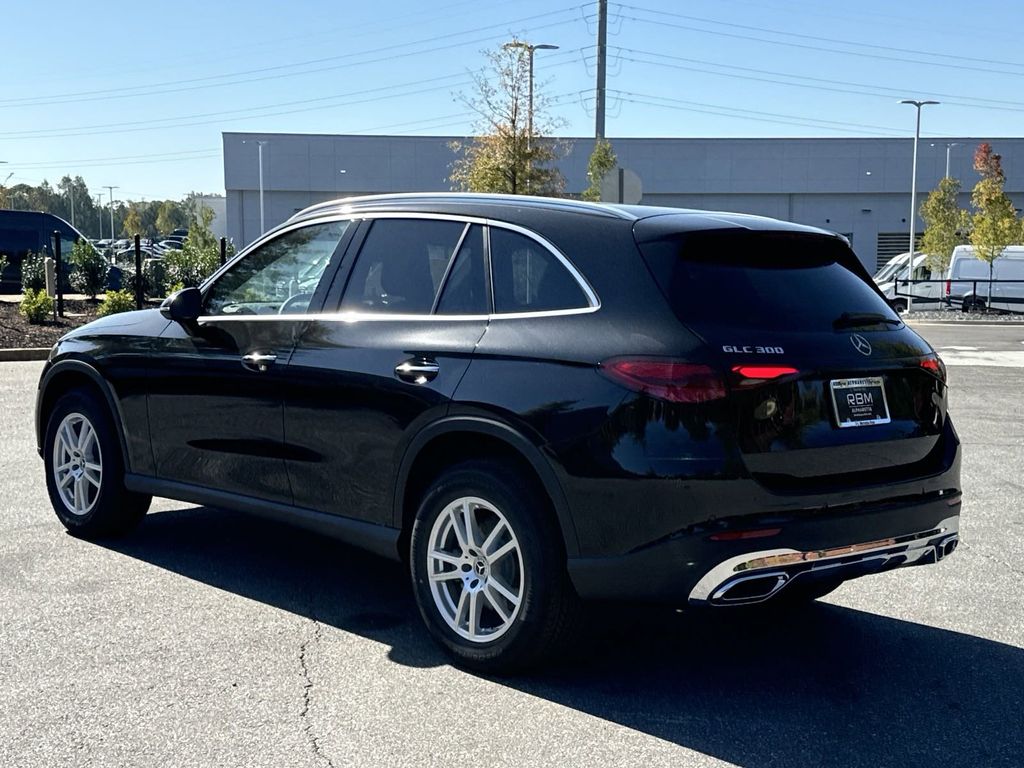 2025 Mercedes-Benz GLC GLC 300 6