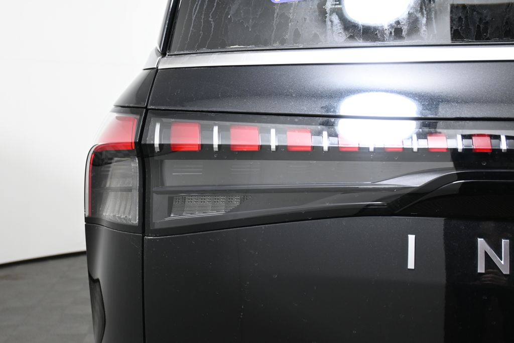 2025 INFINITI QX80 Sensory 12