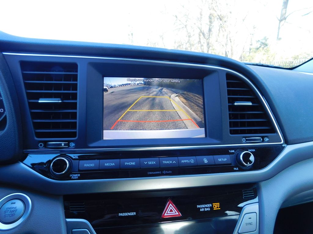 Thumbnail: 2018 Hyundai Elantra - 10