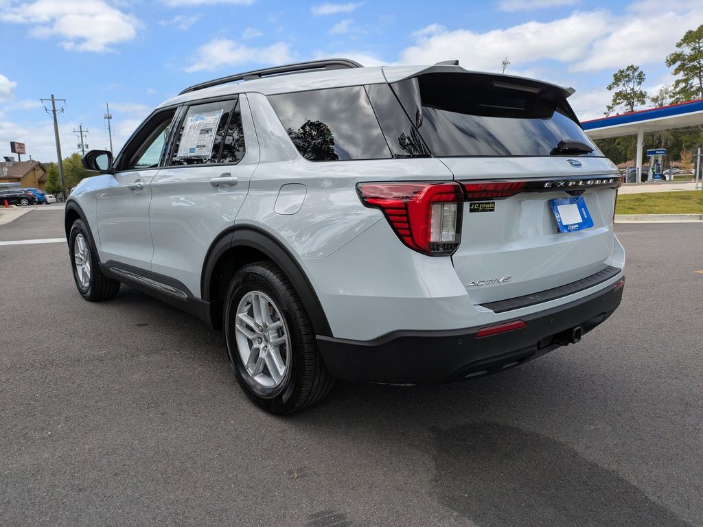 2025 Ford Explorer Active