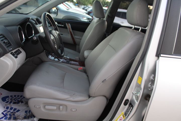 Used Car 2011 Toyota Highlander  Limited For Sale Under $10,000 In Georgetown, Texas