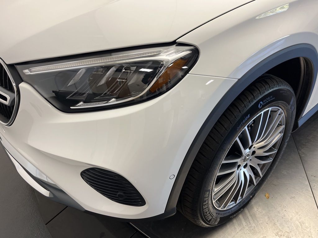 Thumbnail: 2026 Mercedes-Benz GLC - 9