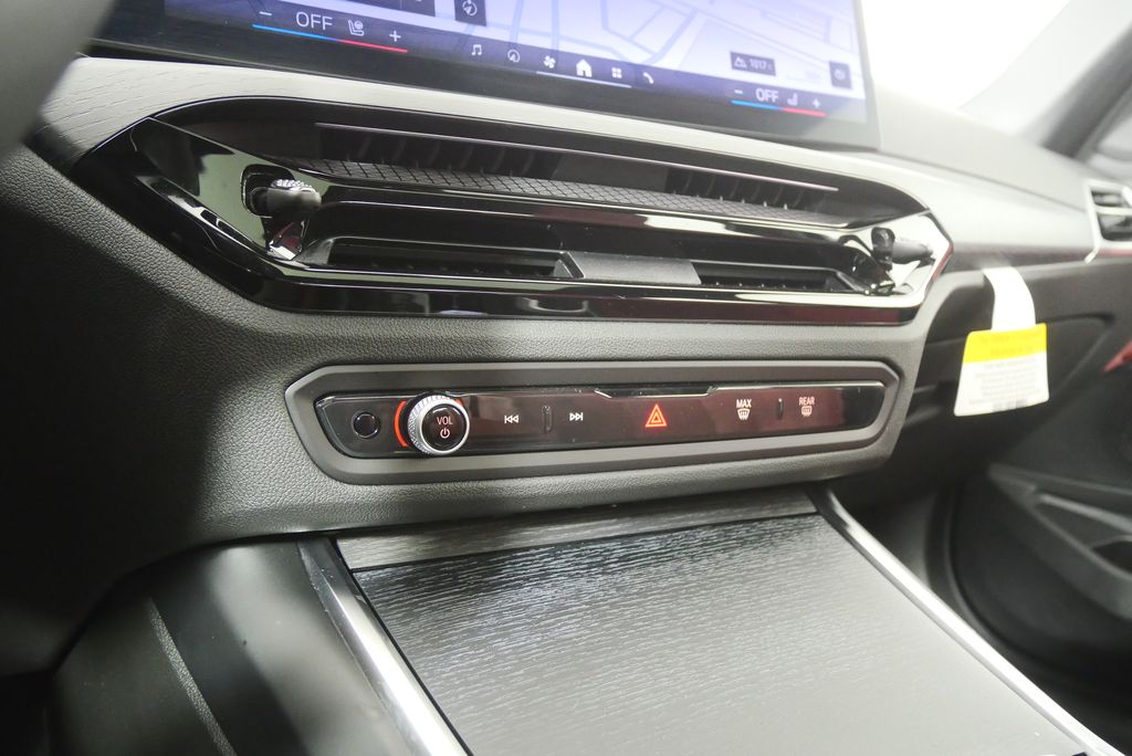 Thumbnail: 2025 BMW 3 Series - 27