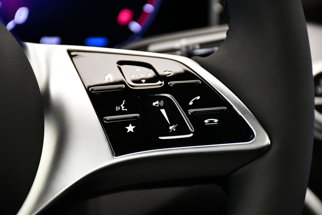 2025 Mercedes-Benz GLC 300 24