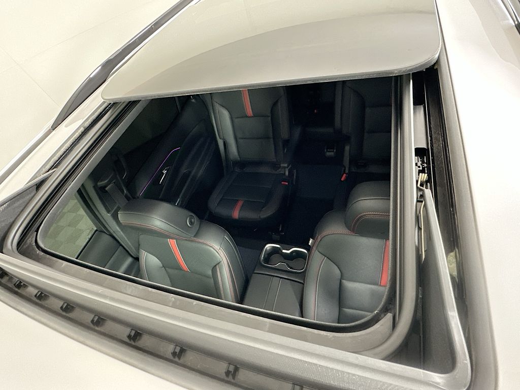 Thumbnail: 2024 Chevrolet Traverse - 22