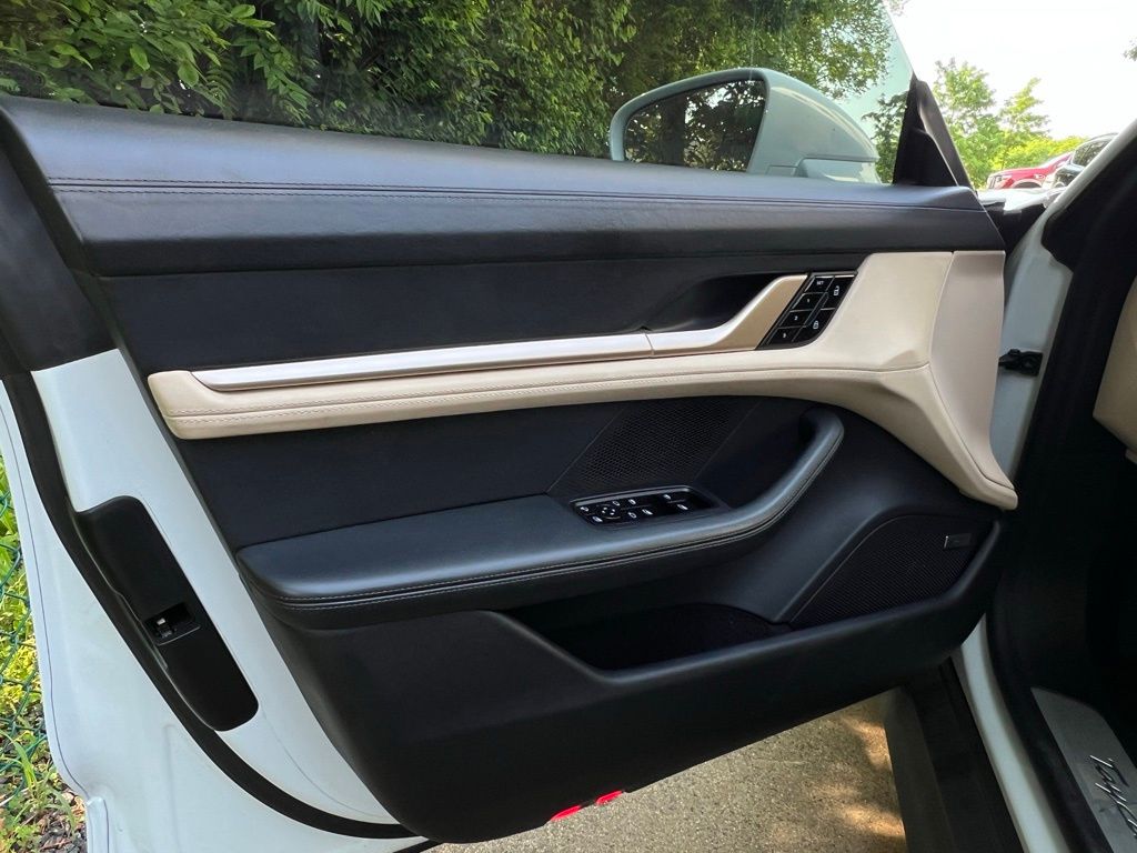 2021 Porsche Taycan 4S photo